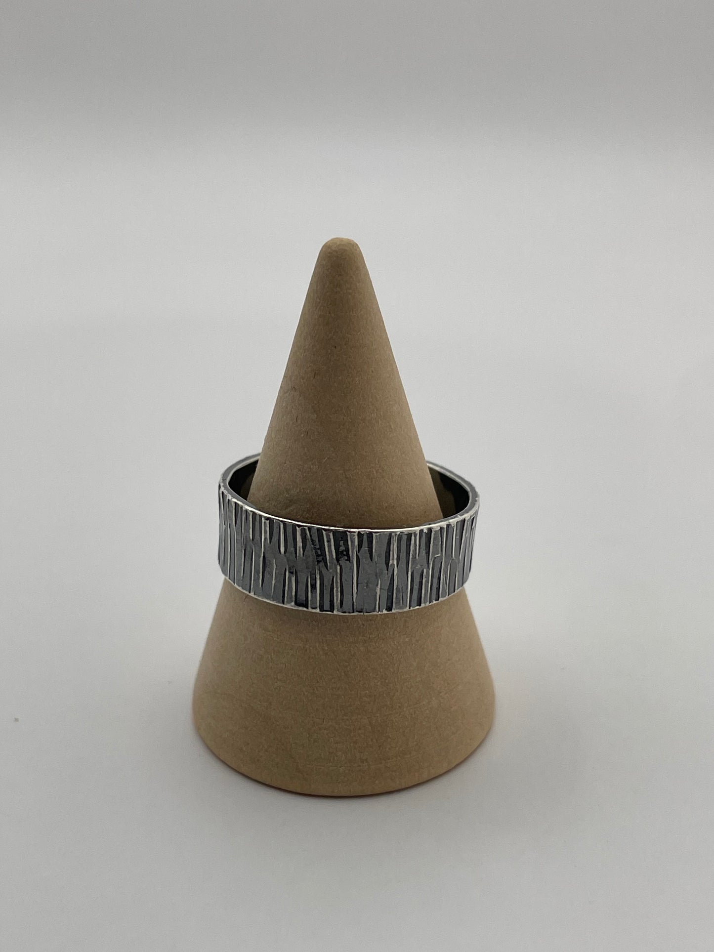 Anillo texturado
