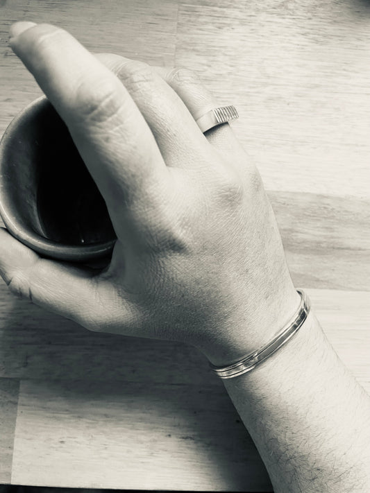 Brazalete lineas