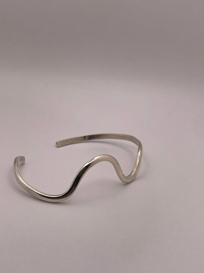 Pulsera ondas abierta