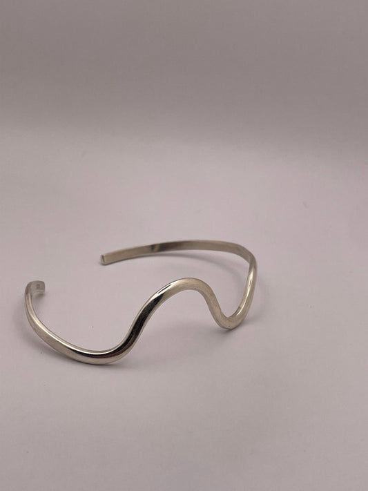 Pulsera ondas abierta