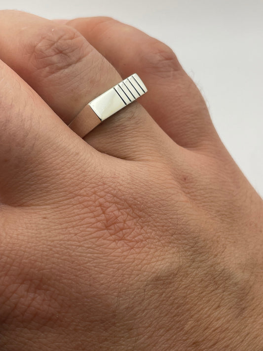 Anillo de sello líneas